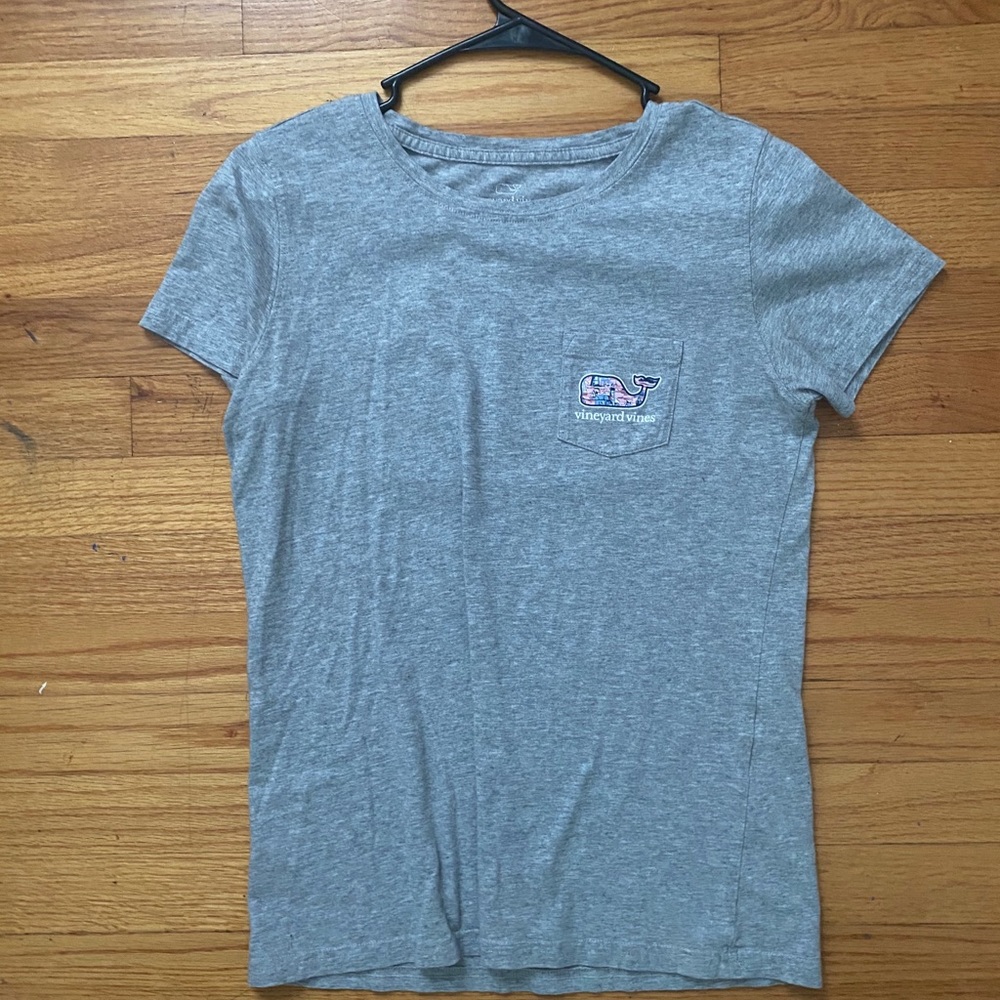 Vineyard Vines tee